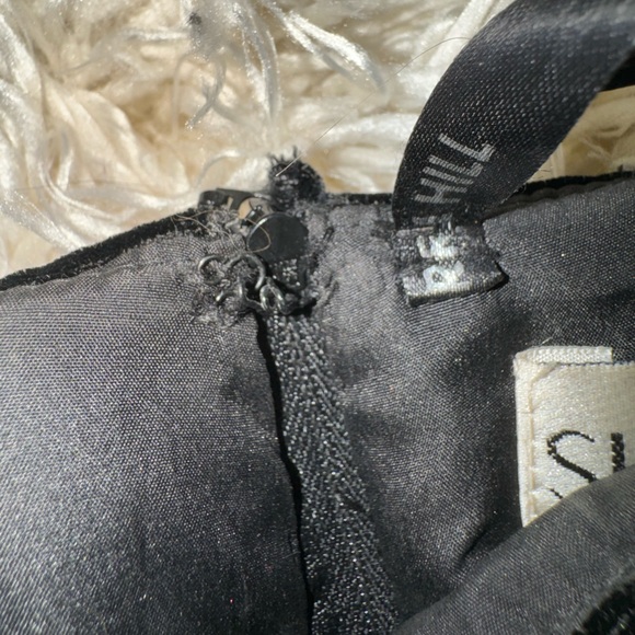 SHERRI HILL 51685 BLACK AND RED FLORAL BALLGOWN SIZE 4 - Picture 6 of 12